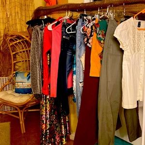 Hello everybody, amazing bundles coming soon, here’s a sneak peek 🛍️👗👠🩱👒🎁